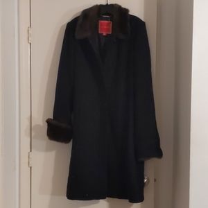 Isaac Mizrahi black w/ Brown Faux Fur Collar